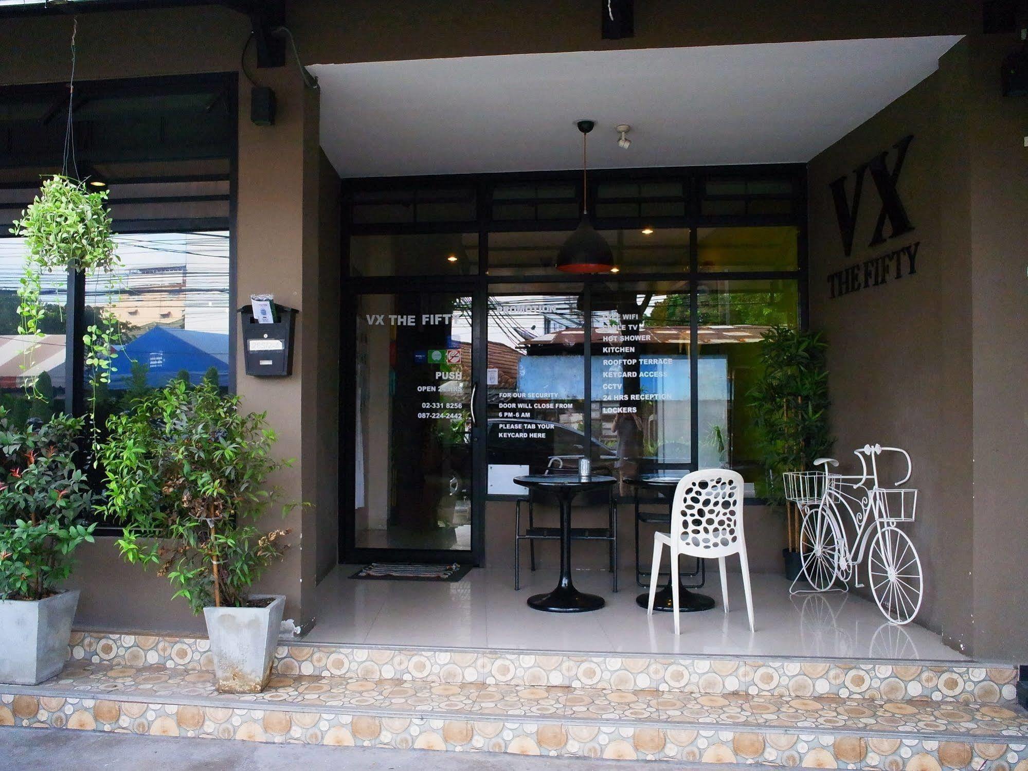 Albergue Vx The Fifty Bangkok Exterior foto